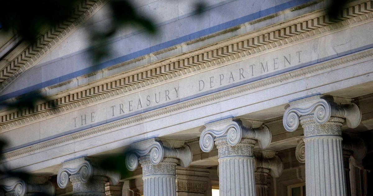 White House defends spending as federal debt tops $30 trillion